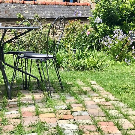 Ferienwohnung Perlepampille Dinan Zimmer foto